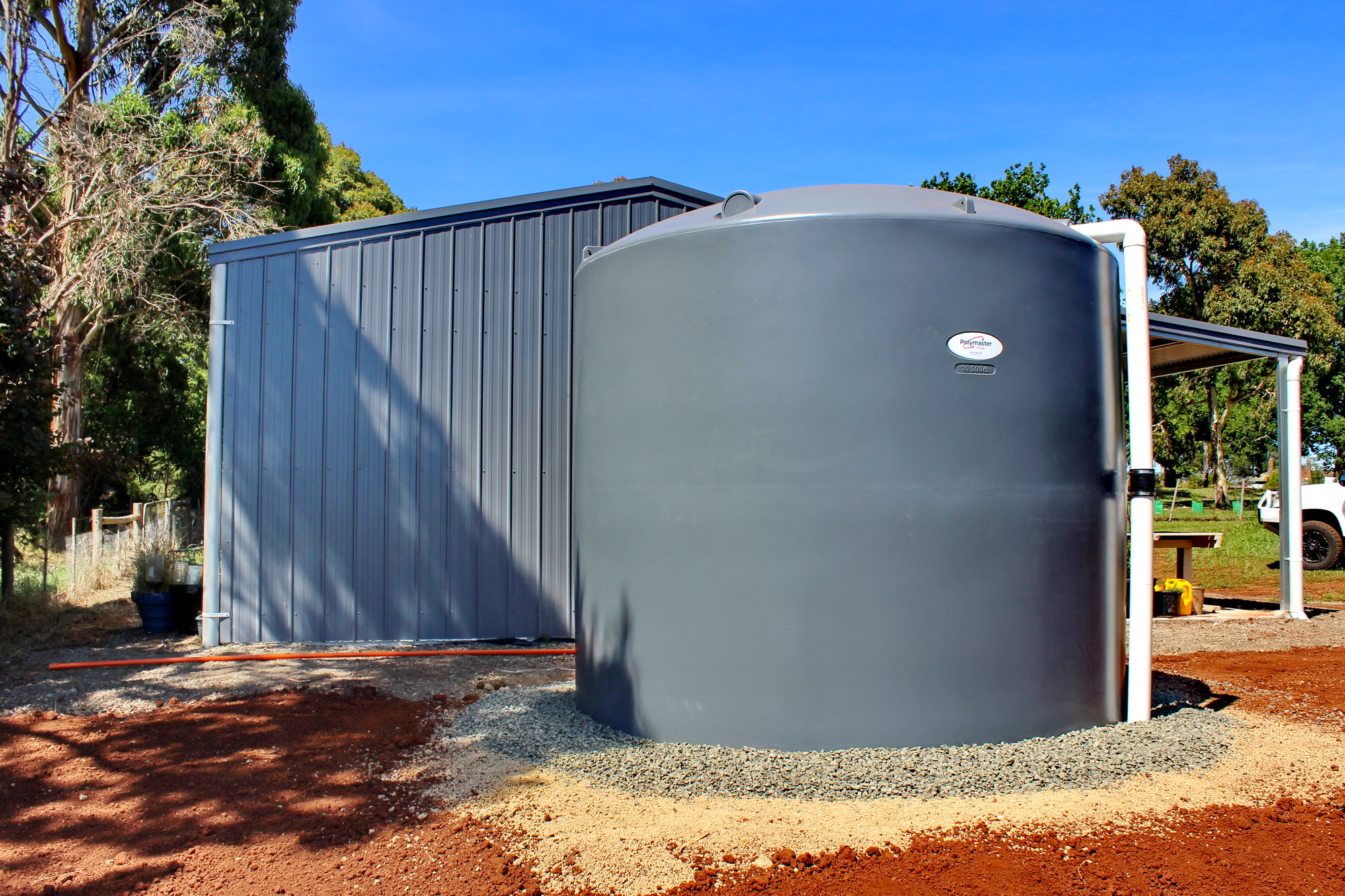 Water tank installation with pump.